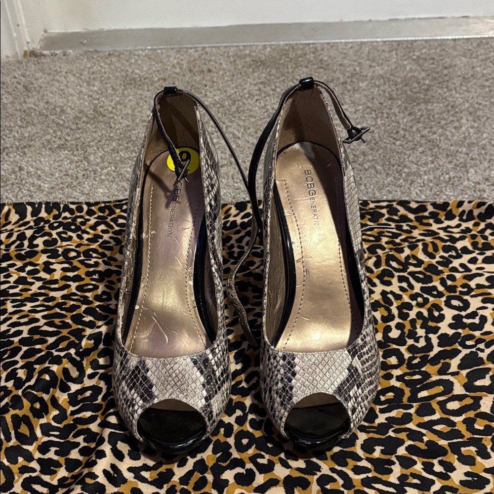 BCBGeneration Gray and Black Snake-Print Peep-Toe Heels
